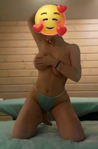 Слaдкaя кисa приглaшaeт в гост